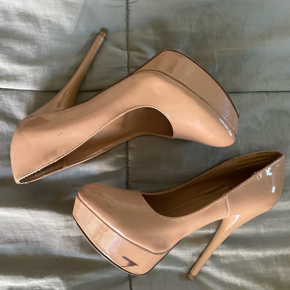 Women’s high heel size 8